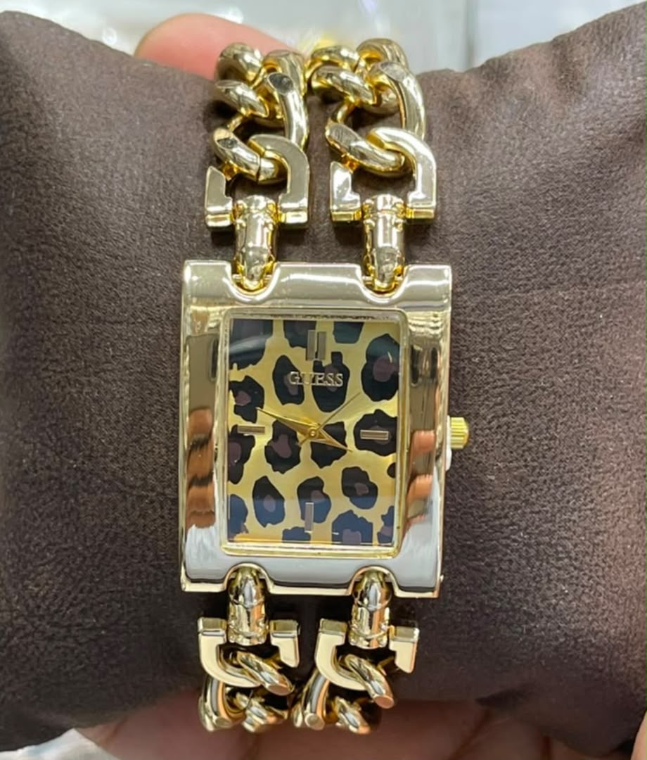 ساعت زنانه گس مدل کارتیر مستطیلی GUESS